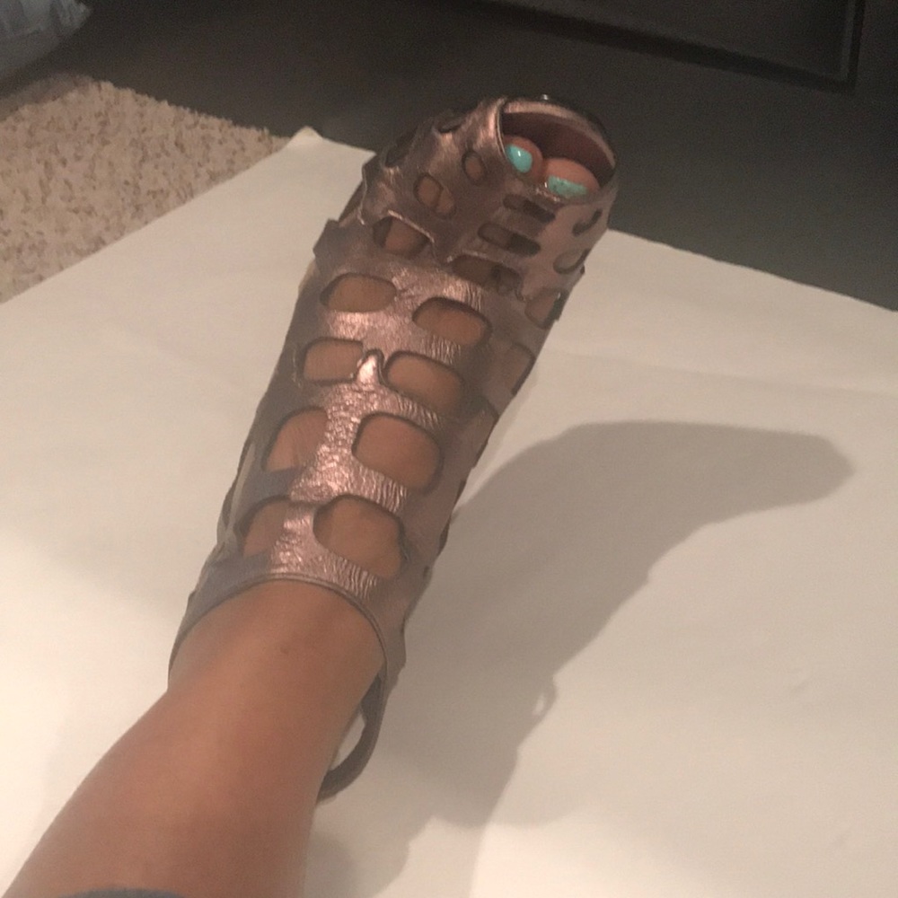 Bronze Heel 3’